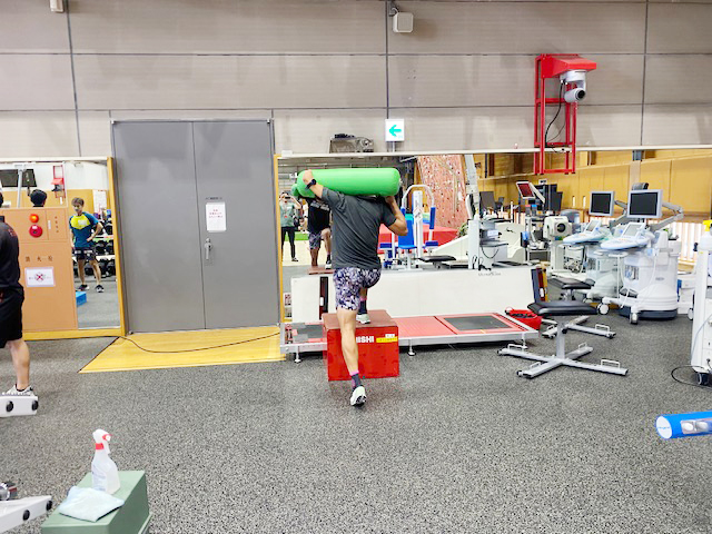 [写真]体幹の軸をしっかり鍛えるトレーニング