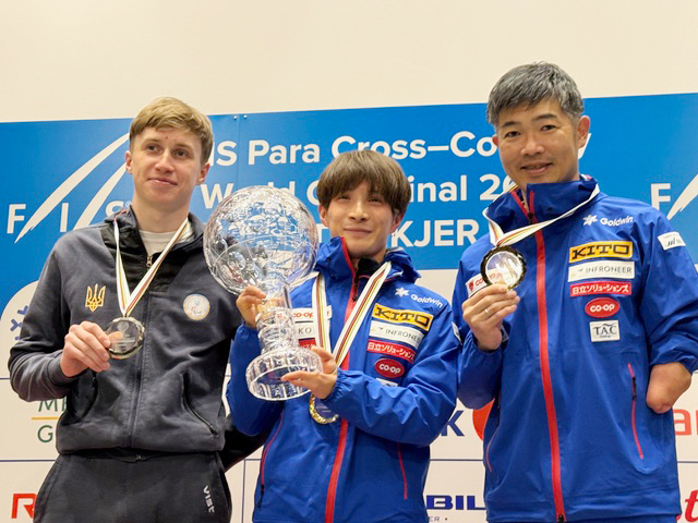 [写真]ワールドカップシーズン総合川除選手チャンピオン・新田選手3位