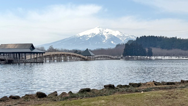 [写真]日本一長い三連太鼓橋「鶴の舞橋」