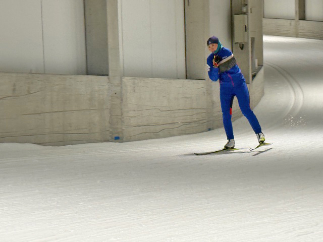 [写真]スキーホールにて阿部選手のトレーニングの様子