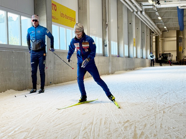 [写真]スキーホールにて川除選手のトレーニングの様子