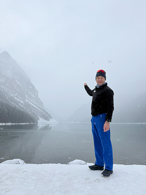 [写真]冬のLake Louiseの景色
