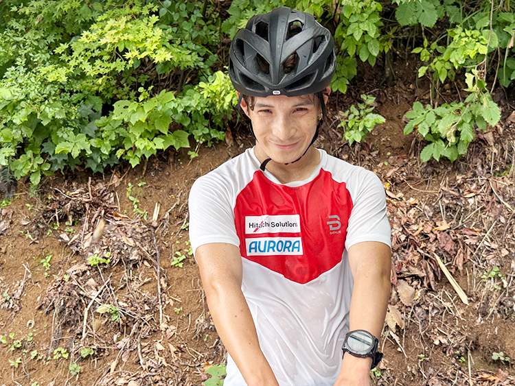 [写真]大量の汗でTシャツがびしょ濡れの川除選手