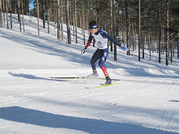 [写真]フィンランド大会男子ロング20kmFR競技で力走する川除選手