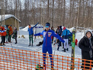 [写真]美瑛宮様スキーマラソン大会スタート前の新田選手