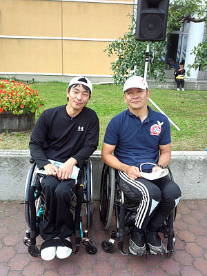 [写真]室塚さんと長田弘幸