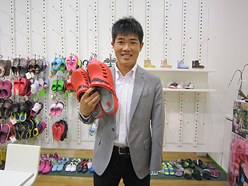 [写真]CROCS PREPAIR CLOGと私