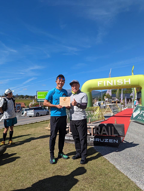 [写真]グリーナブルショートコース（16km）で１位でした