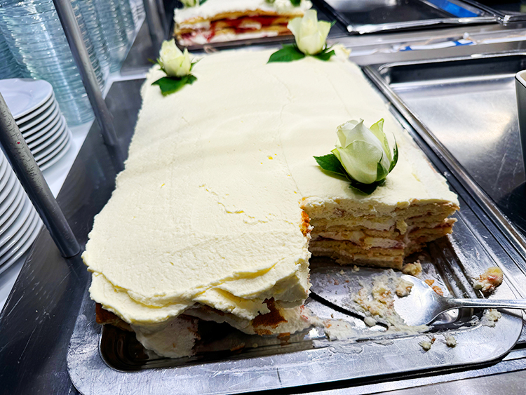 [写真]手作りのケーキ