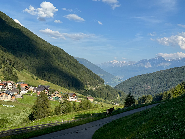 [写真]イタリアから見える山々