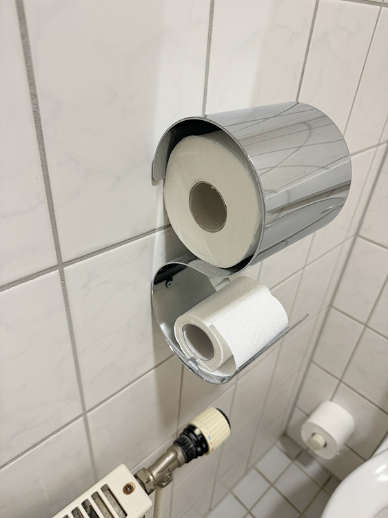 [写真]トイレットペーパーホルダー