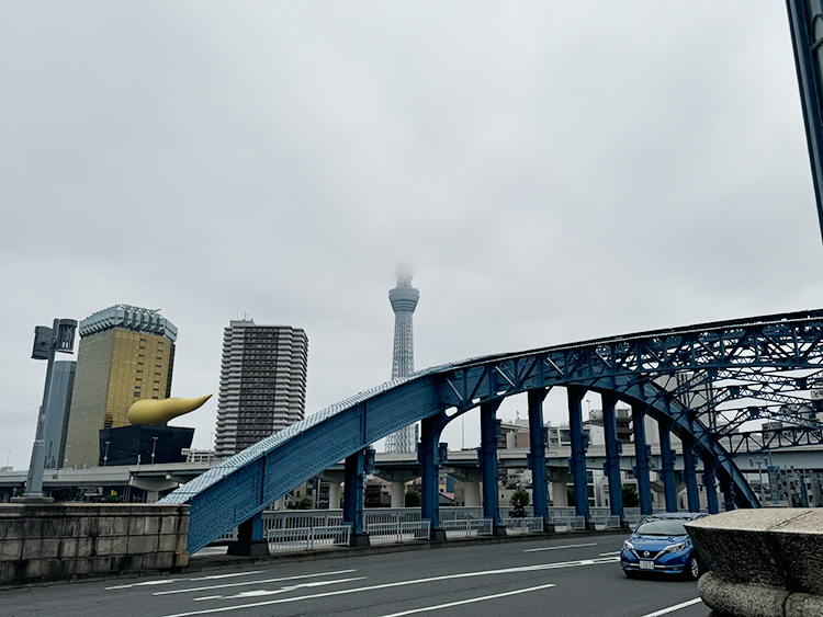 [写真]駒形橋とスカイツリー