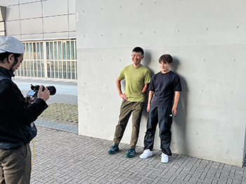 [写真]川除選手と一緒に撮影