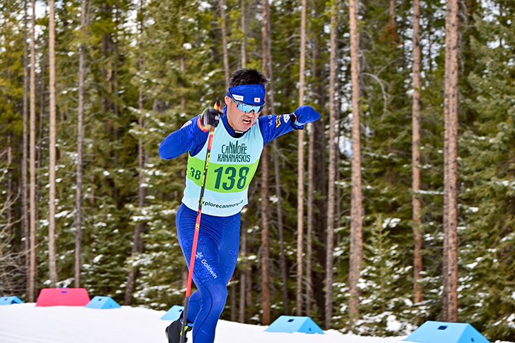 [写真]レース中の新田選手