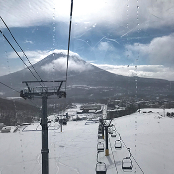 [写真]スキー場から見える羊蹄山