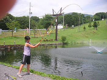 [写真]にじます釣り