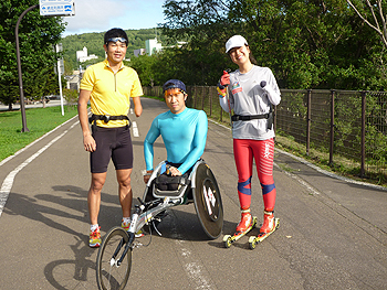 [写真]合宿初日の練習前の様子