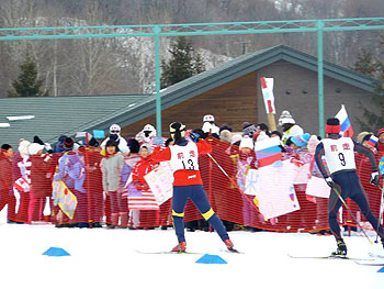 [写真]地元旭川の方や学生さんと一緒に前走をしました