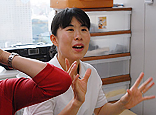 [写真]説明する井口深雪選手